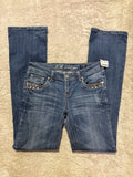LA idol Jeans