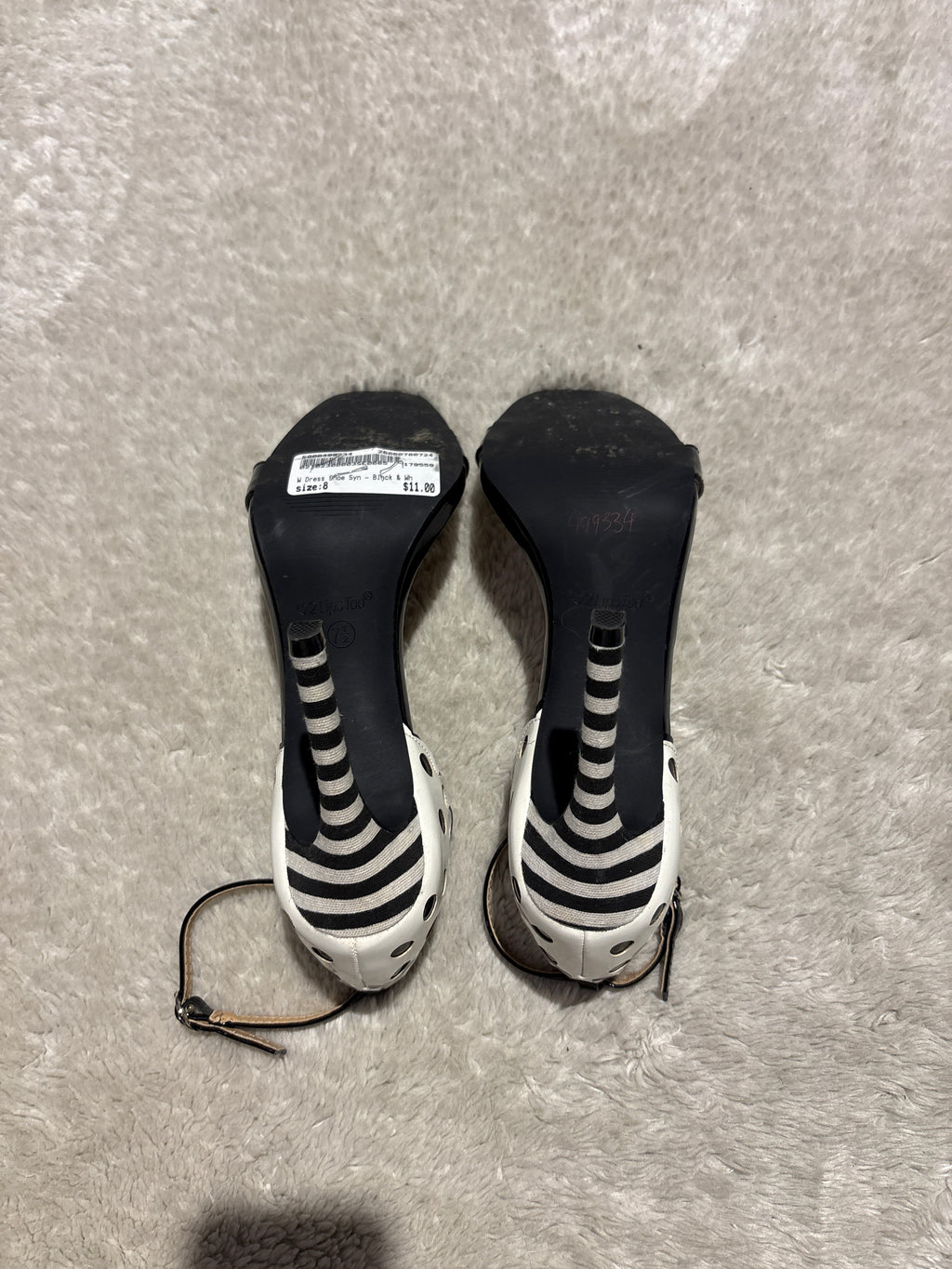 Patterned heels