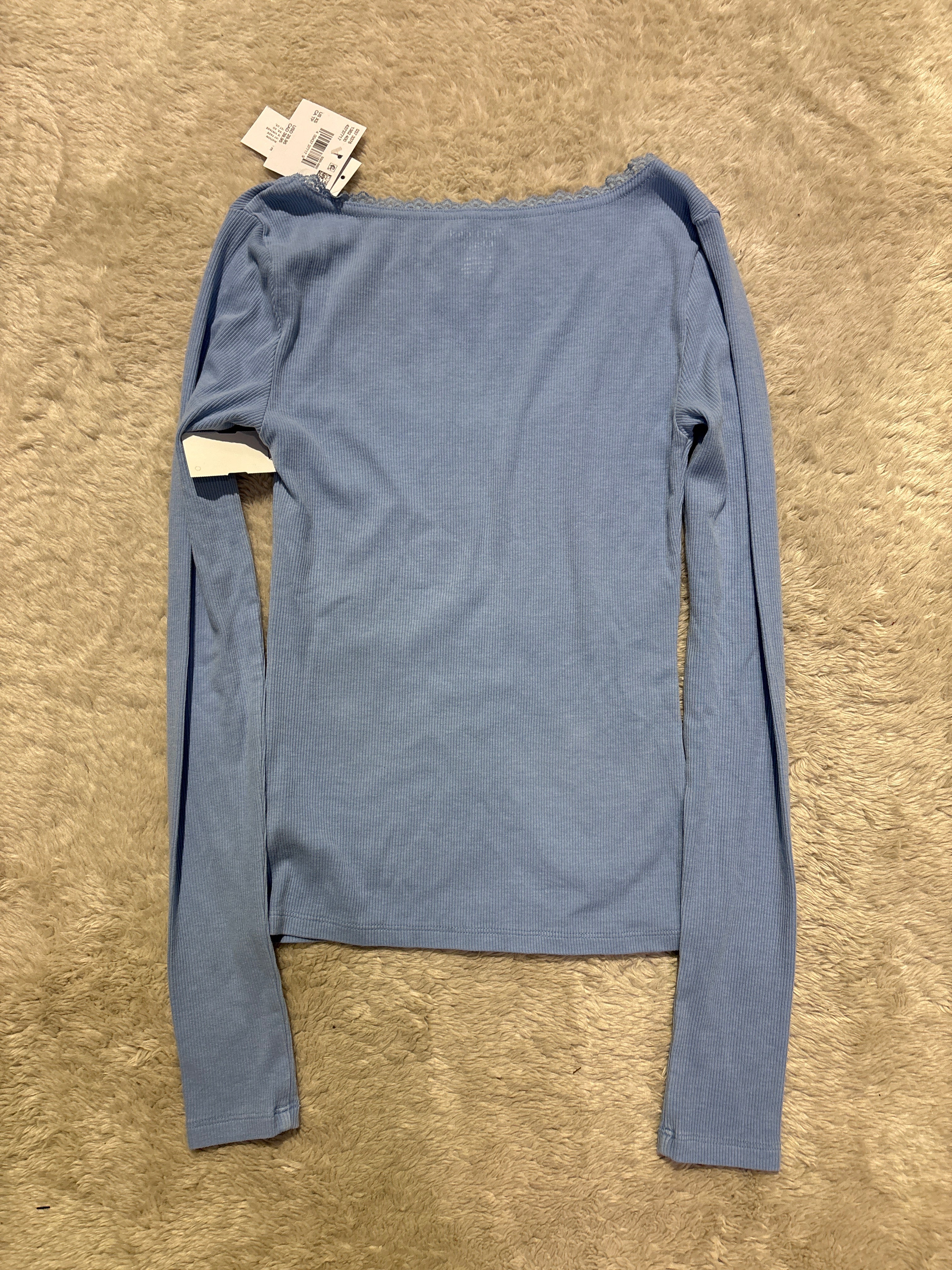 American Eagle Long Sleeve