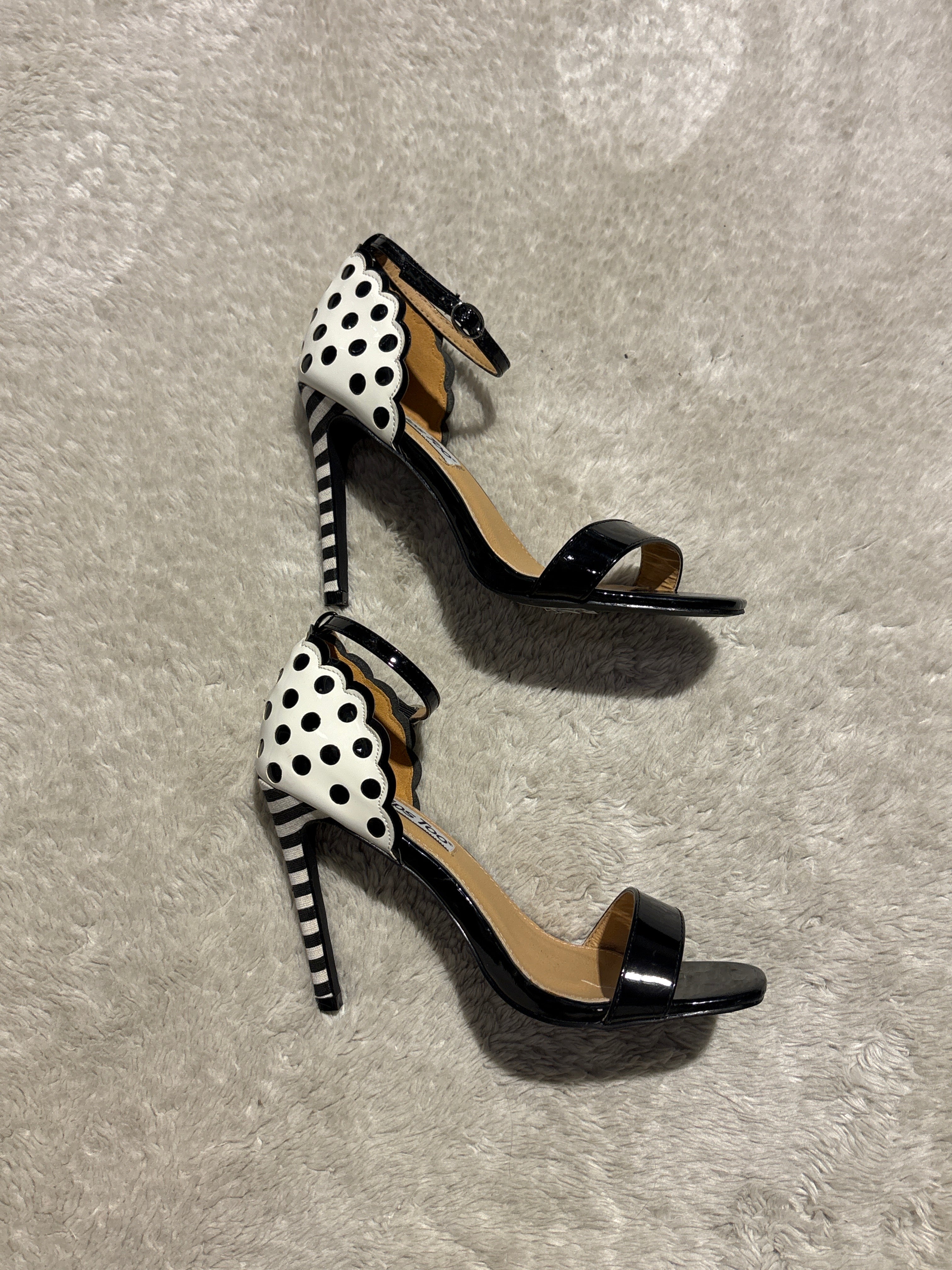 Patterned heels