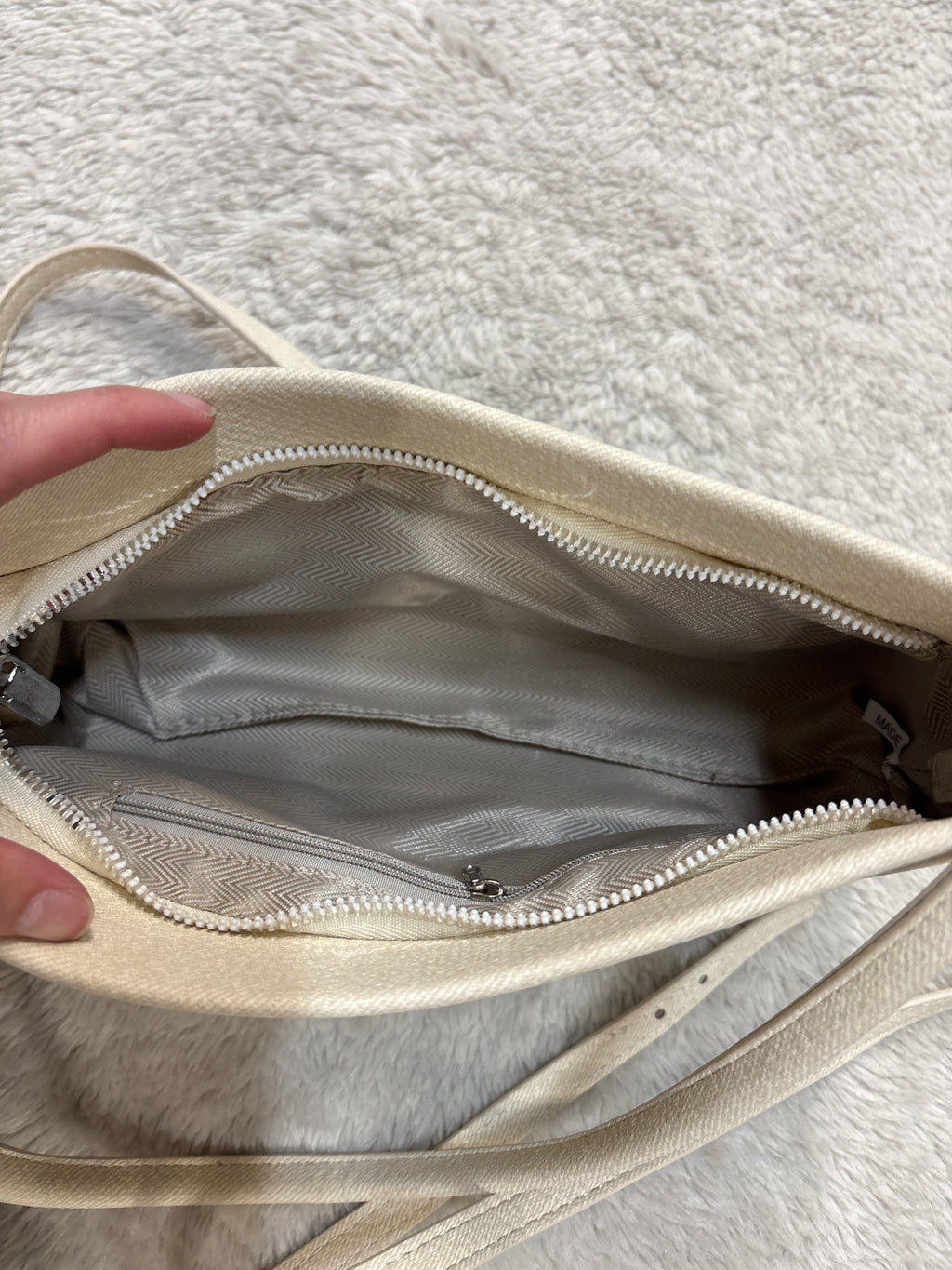 Shoulder bag w/ long strap