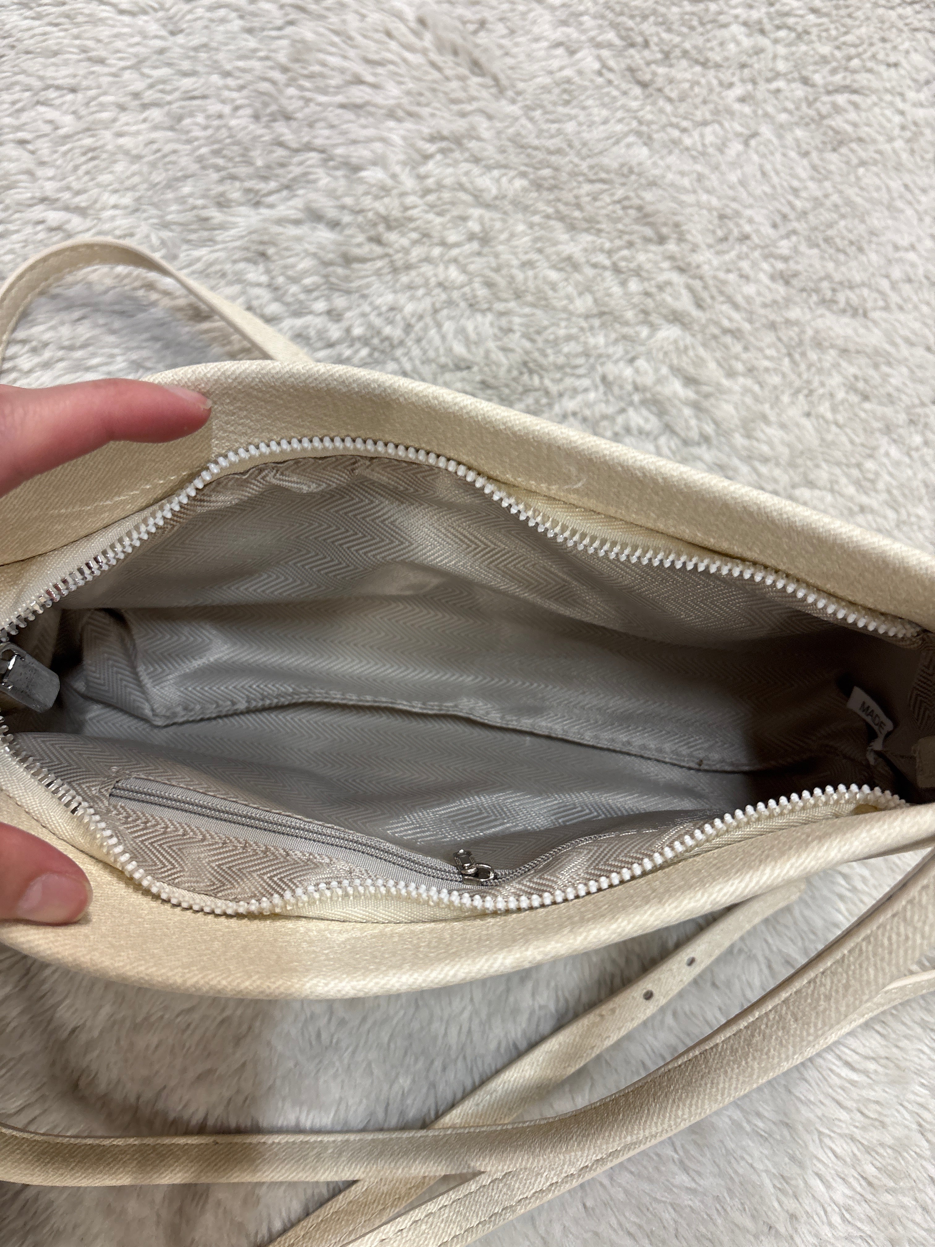 Shoulder bag w/ long strap